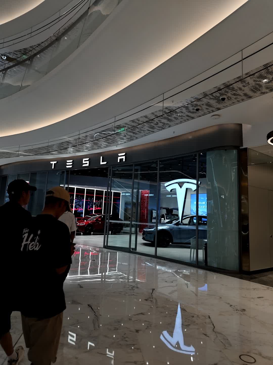 特斯拉(兰州万象城体验店)