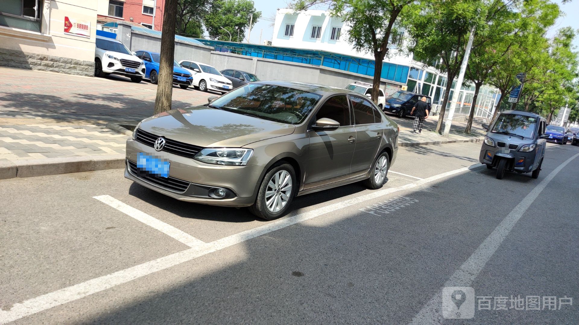 红旗北大街-路侧停车场