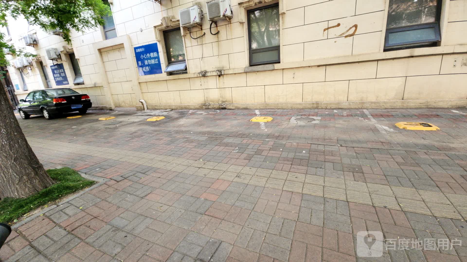 天津市科学技术局西南侧停车场