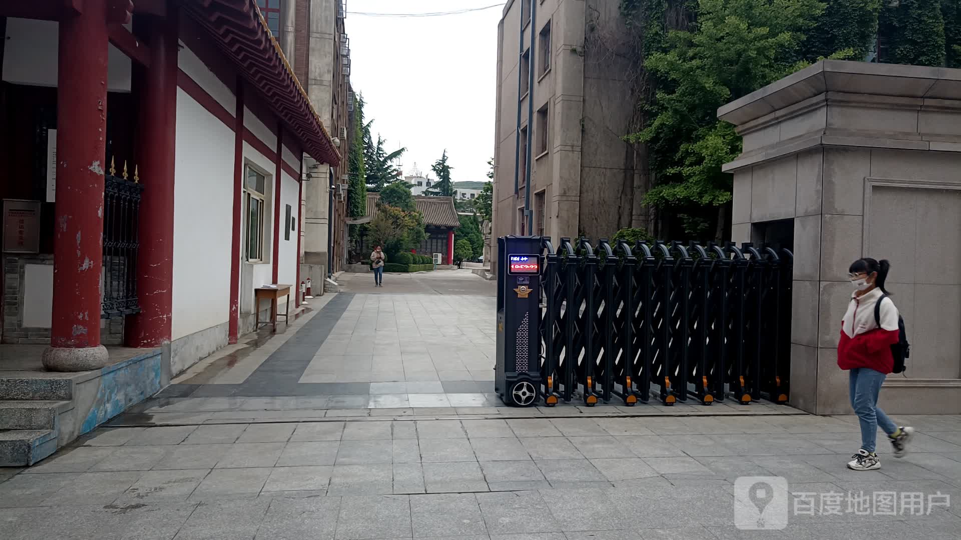 天水市人民政府停车场-出入口