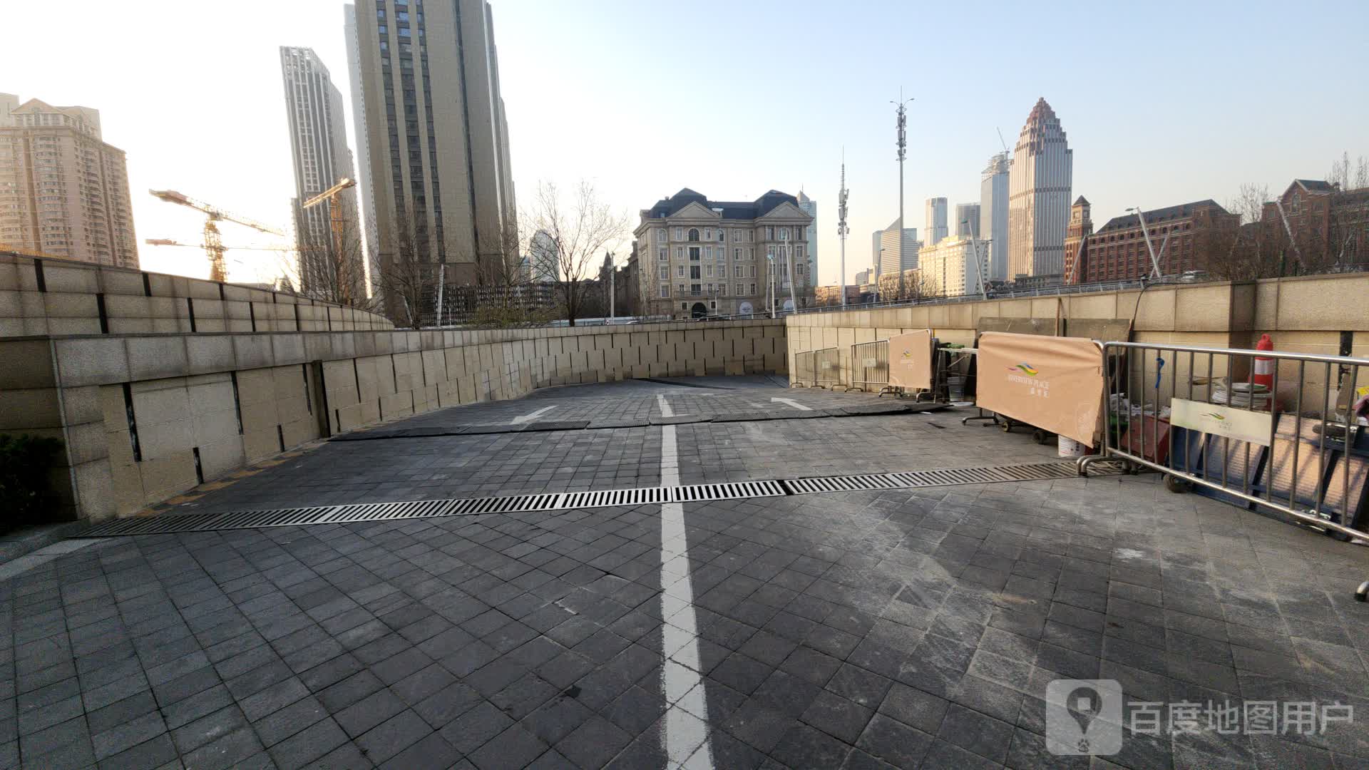 天津香格里拉大酒店-地上停车场
