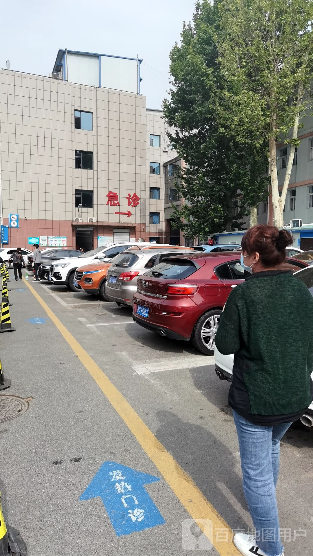 市三医院停车场 b2dd41f274de5e3f336f6df2fb876614.jpeg