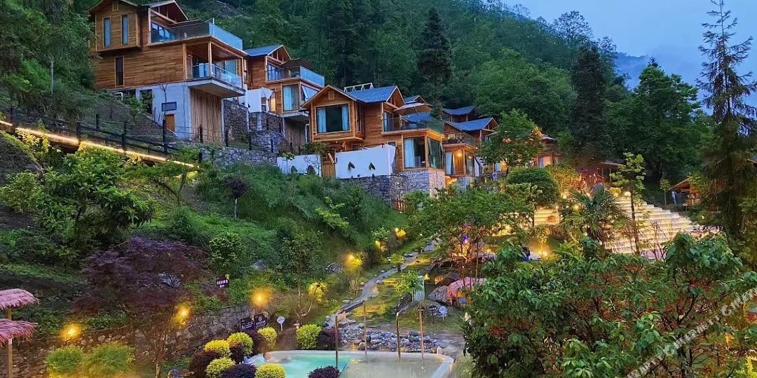 云上空墅温泉民宿