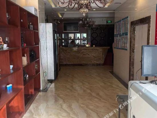 云锦酒店(库尔勒天百购物中心店)