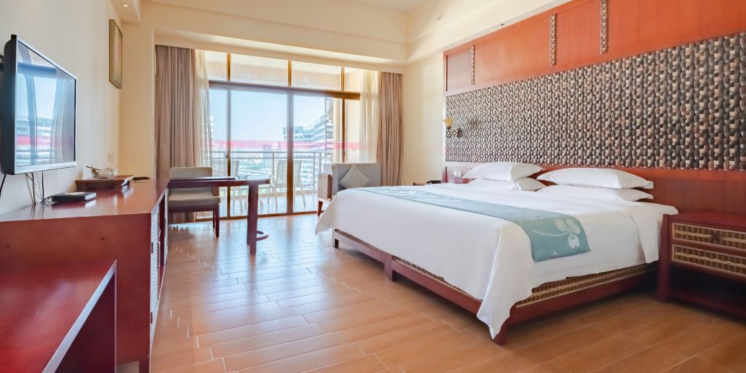 东方国金酒店(海东方沙滩公园店)地下停车场-出入口