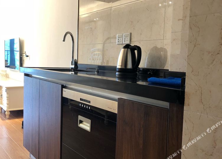 楼下就是海豪华海景之家公寓(敏捷大道分店)