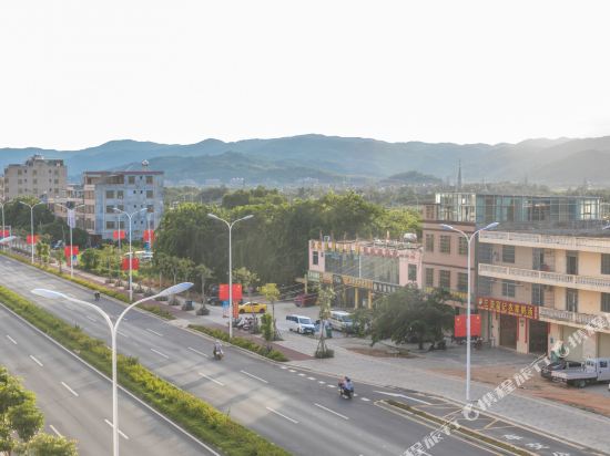 映连红民宿(新居民路店)