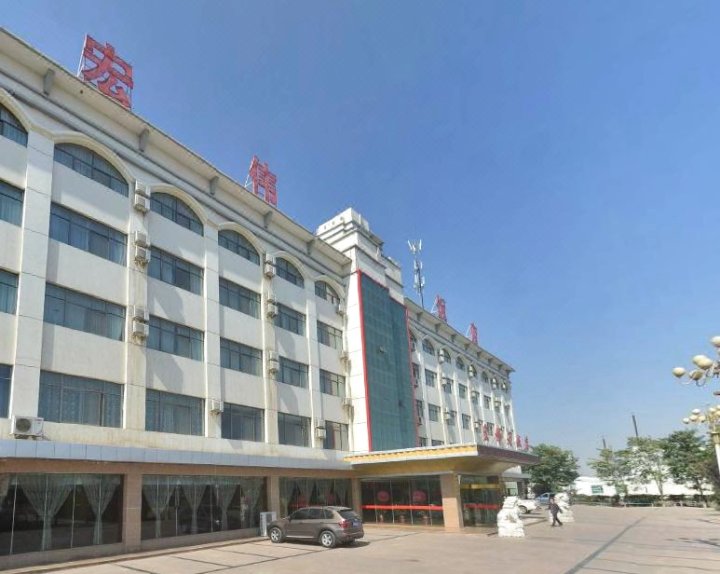 中卫宏伟大饭店-东门环境