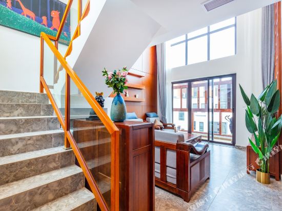 三亚R5设计师民宿(龙海路分店)