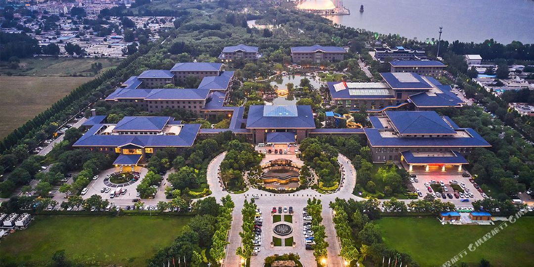 聊城阿尔卡迪亚国际温泉酒店-北门