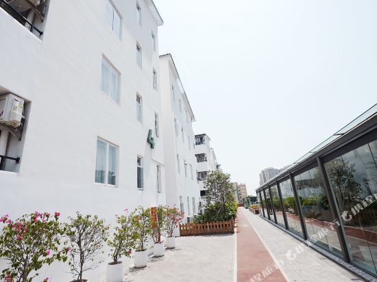 宸浠酒店(深圳宝安西乡地铁站店)