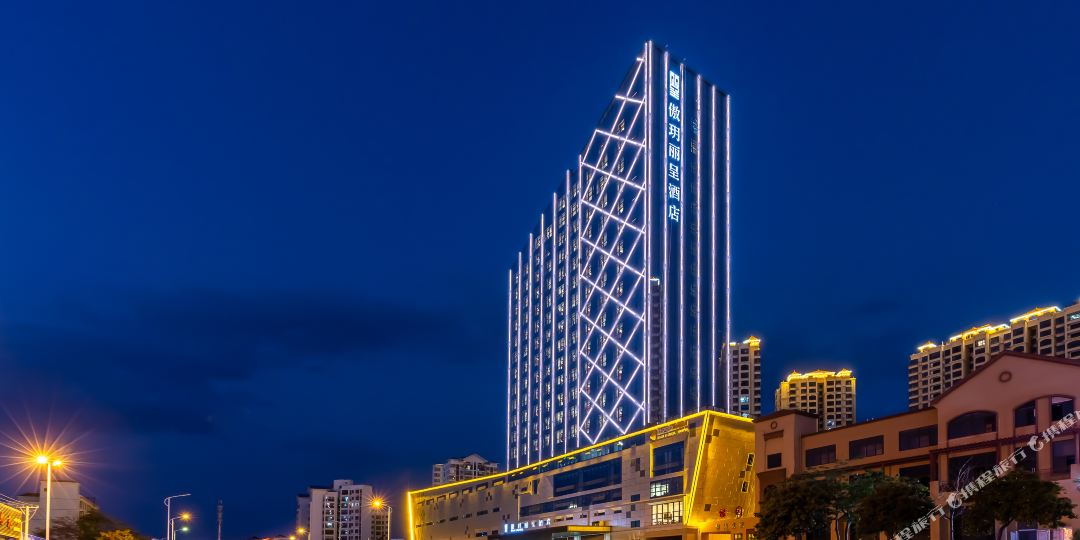 东方傲玥丽呈酒店地上停车场-出入口