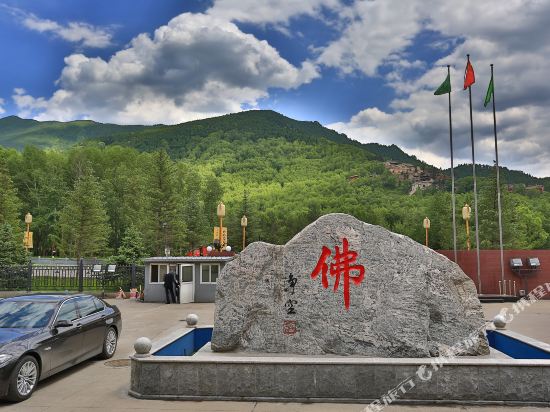 温馨亲子双卧家庭房（配儿童用品）