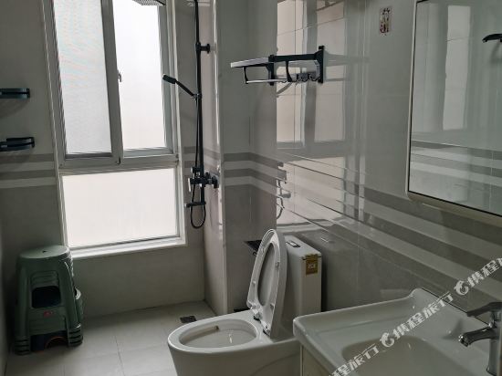 防城港市石来运转民宿