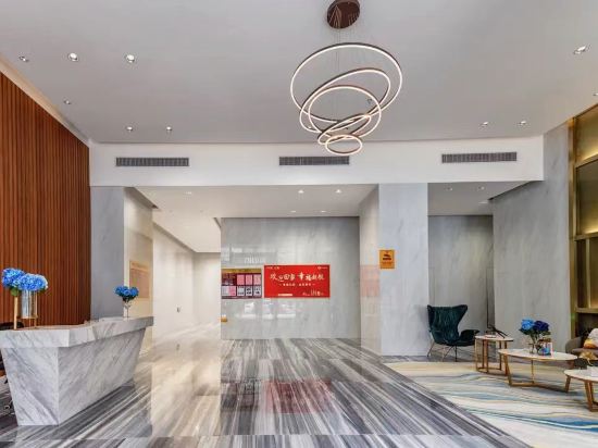 英悦精品公寓(开平东汇城店)