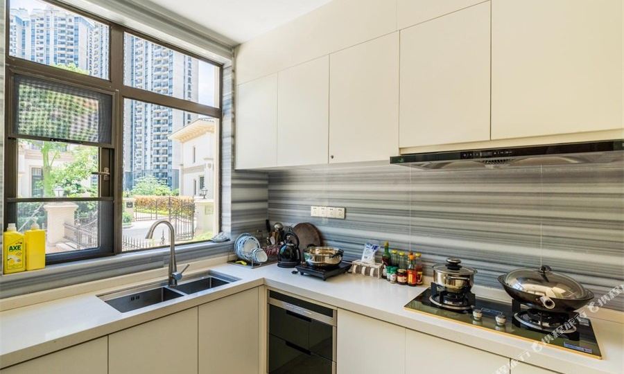 轰趴度假别墅(学前北路分店)