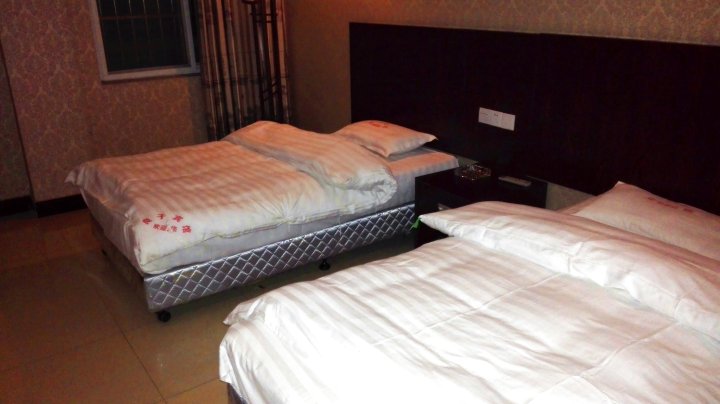 良子公寓(胶州路店)