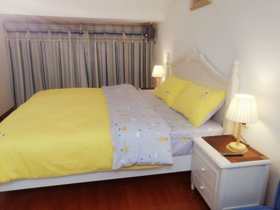 赖中央寓公寓(安定街分店)