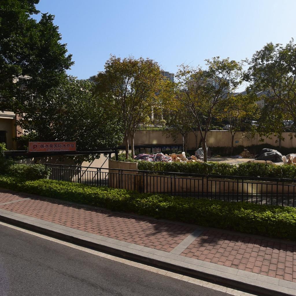 中山御水泉国际水疗会酒店-地下停车场